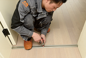 金屬收邊條安裝